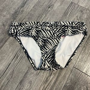 Victoria’s Secret the Heavenly Bikini bottom, Size L